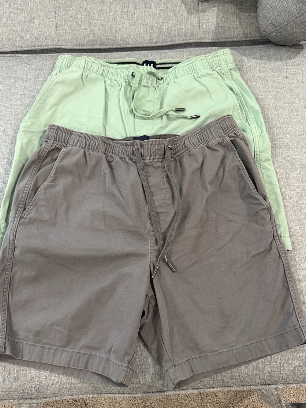 GAP Mens Drawstring Hybrid Shorts - Gray and Mint Green-M